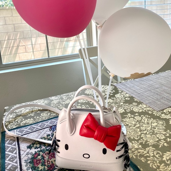 Meet your Posher, Cindy - Picture 1 of 1